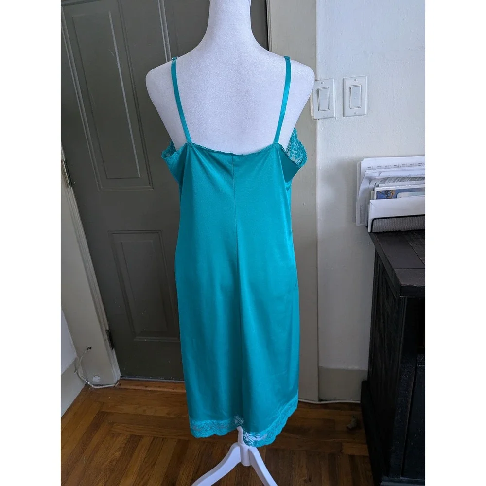 Vintage 80s Vassarette Lace‎ Trim Full Slip Teal Blue Size 38F/Large